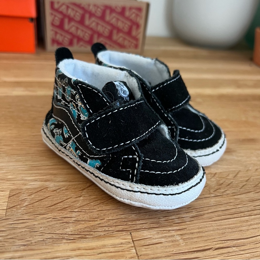 Vans Baby Toddler Dino Velcro Soft Sole Shoes size 3